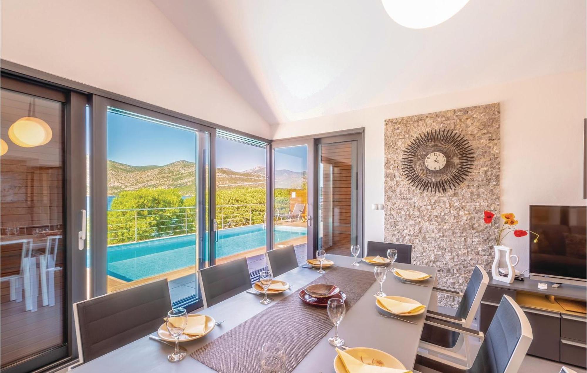 Nice Home In Kneze With Wifi Pupnat Exterior photo